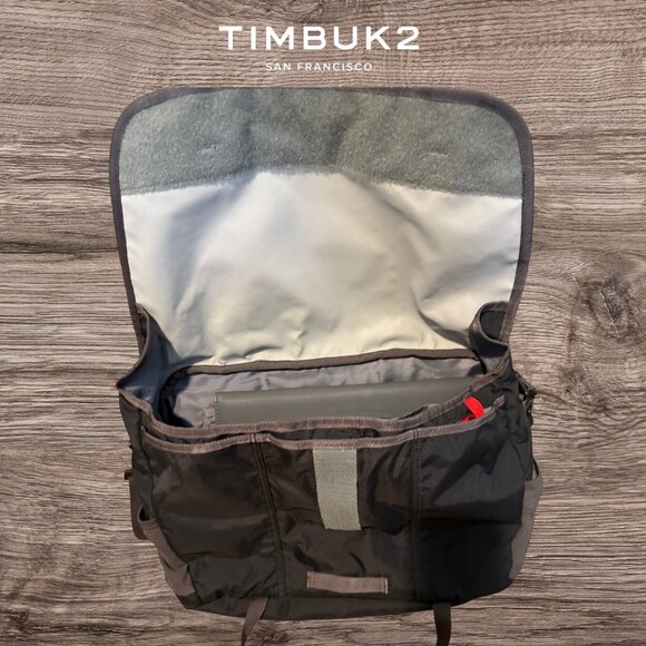 Timbuk 2 Canvas Multi Compartments Message Laptop Travel Bag - Picture 3 of 7